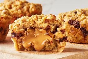 Breakfast Peanut Butter-Chocolate Chip Oatmeal Cakes