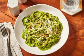 a recipe photo of the Easy Spaghetti with Spinach Sauce