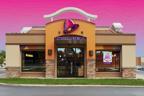a photo of a Taco Bell store front